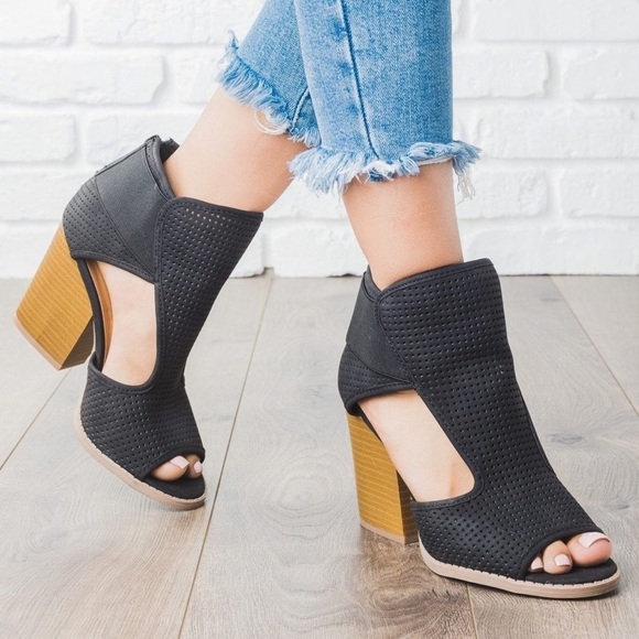 Chic Perforated Side Cut Out Peep Toe Ankle Bootie - Picture 1 of 4
